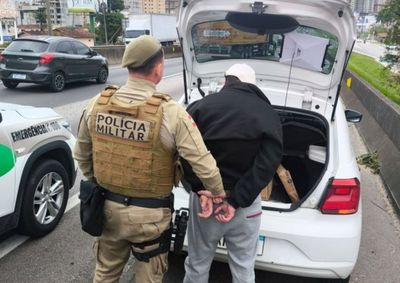 Entorpecentes sa&iacute;ram de Joinville e seriam levados para Bigua&ccedil;u, segundo informa&ccedil;&otilde;es repassadas &agrave; Pol&iacute;cia Militar