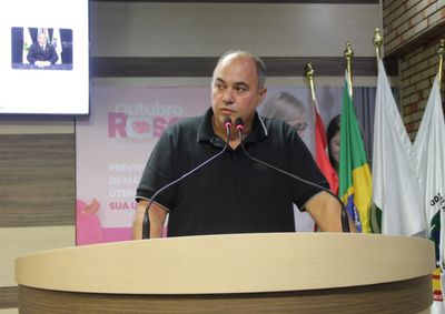 Benef&iacute;cio tamb&eacute;m poderia contemplar acompanhantes, mas implanta&ccedil;&atilde;o depende de avalia&ccedil;&atilde;o do Executivo