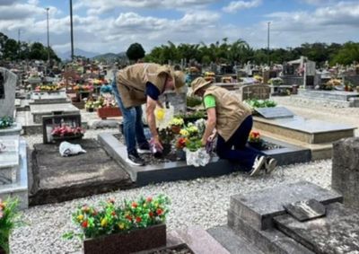 Secretaria de Sa&uacute;de orienta visitantes a evitar vasos, embalagens e objetos que possam acumular &aacute;gua