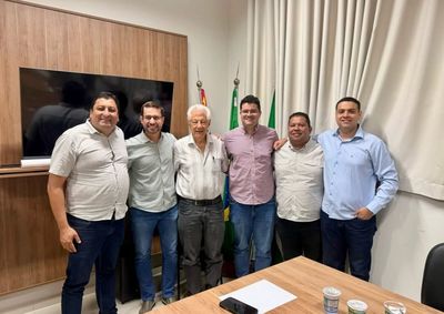 Encontro com Arlindo Chinaglia (PT) tamb&eacute;m reuniu vereadores e moradores para di&aacute;logo sobre desenvolvimento.