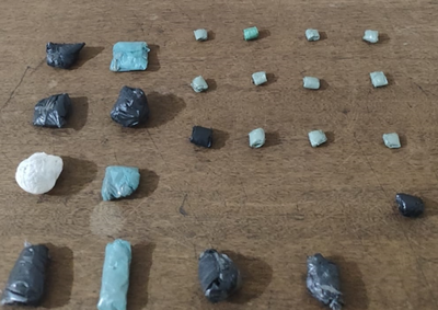 Abordagem ocorreu durante a noite de quinta-feira e resultou na apreens&atilde;o de por&ccedil;&otilde;es de crack e maconha prontas para a comercializa&ccedil;&atilde;o
