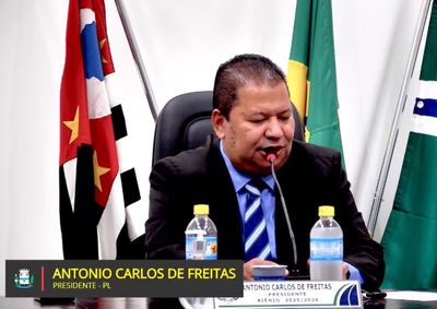 Presidente garante espa&ccedil;o para manifesta&ccedil;&atilde;o dos vereadores e conduz os trabalhos com di&aacute;logo, respeito &agrave;s diferentes opini&otilde;es e equil&iacute;brio.