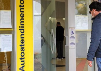 Dois cart&otilde;es banc&aacute;rios foram encontrados na &uacute;ltima quinta-feira, dia 26/05, no caixa eletr&ocirc;nico do Banco do Brasil