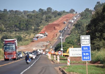 S&atilde;o tr&ecirc;s retornos, tr&ecirc;s rotat&oacute;rias e a constru&ccedil;&atilde;o de via marginal