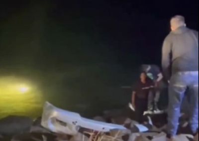 Com o impacto da batida, Admar perdeu o controle da dire&ccedil;&atilde;o e saiu da pista com a caminhonete, caindo no Rio Paran&aacute;