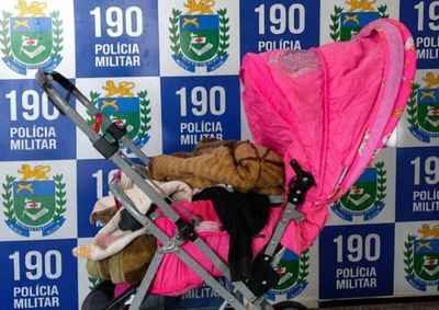 Em um dado momento a mulher teria deixado a crian&ccedil;a cair ao solo