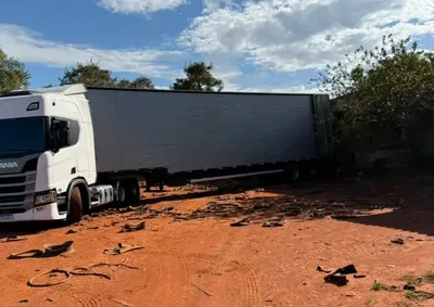 Com o carregamento praticamente conclu&iacute;do, a carreta seguir&aacute; para o munic&iacute;pio de Sete Quedas