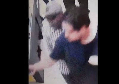 O amigo da v&iacute;tima tentou impedir o ataque e correu atr&aacute;s do suspeito, mas ele conseguiu fugir