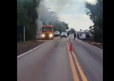 Entre os feridos socorridos pelo Samu est&aacute; uma mulher de 57 anos