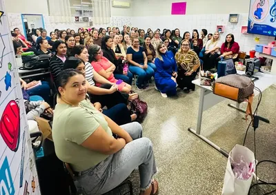 A forma&ccedil;&atilde;o foi ministrada pela musicoterapeuta Vanessa Matos