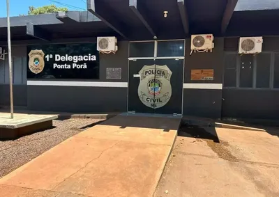 A v&iacute;tima apresentava um corte profundo na regi&atilde;o do superc&iacute;lio, aparentemente provocado por um objeto cortante
