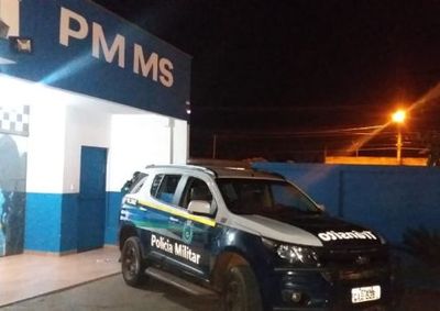 A mulher teria encontrado o homem j&aacute; dentro da resid&ecirc;ncia