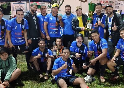Durante o torneio, foram disponibilizados salgados, espetos e bebidas, al&eacute;m de brinquedos para as crian&ccedil;as