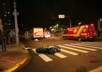 Uma das rodas do coletivo passou sobre a cabe&ccedil;a do jovem durante o acidente, e ele morreu no local.