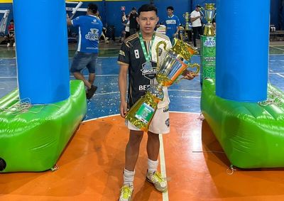 O jovem Rafael Brite Montenegro far&aacute; teste em dezembro no Santos Futebol Clube