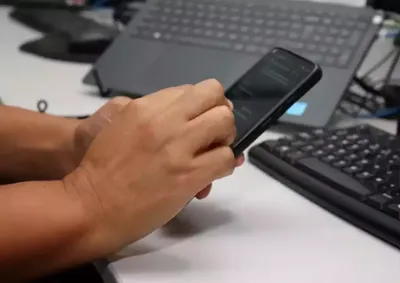 Durante as conversas, as partes fecharam o acordo para a aquisi&ccedil;&atilde;o da retroescavadeira