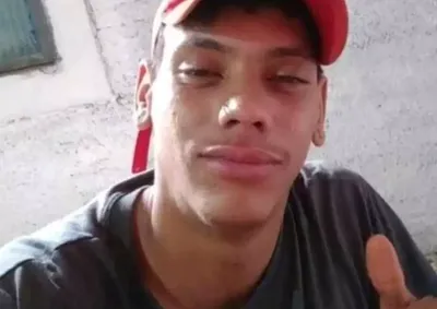 A v&iacute;tima foi identificada como Adrian Nunes Lima, 21 anos, o &ldquo;Bracinho&rdquo;