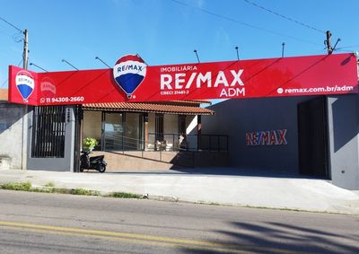 Com im&oacute;veis variados em bairros e condom&iacute;nios, RE/MAX ADM atende todos os p&uacute;blicos em Cabre&uacute;va e regi&atilde;o