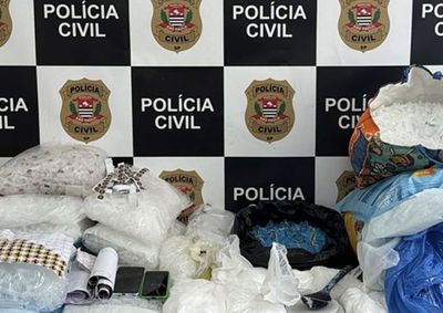  DISE apreendeu milhares de embalagens e materiais usados no preparo de entorpecentes durante opera&ccedil;&atilde;o no Jardim Fazendinha Real