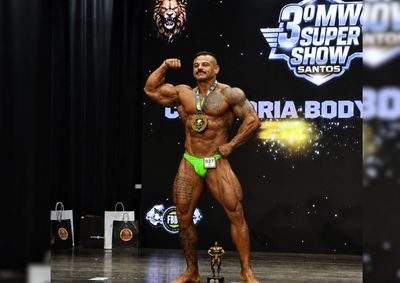 Atleta de Cabre&uacute;va conquistou p&oacute;dios importantes em Santos e S&atilde;o Paulo e vem se firmando entre os grandes nomes do fisiculturismo brasileiro