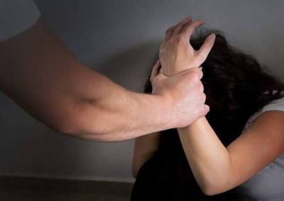 Caso aconteceu no bairro Vilarejo e terminou com a pris&atilde;o do companheiro da v&iacute;tima
