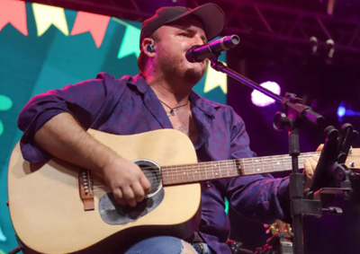 A noite deste s&aacute;bado ter&aacute; m&uacute;sica ao vivo das 19h &agrave;s 22h, com por&ccedil;&otilde;es, drinks e clima de fim de semana