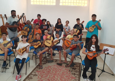 Polo Guri oferece aulas gratuitas para crian&ccedil;as e adolescentes, al&eacute;m de viol&atilde;o para adultos, sem exigir instrumento pr&oacute;prio