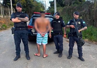 Suspeito estava foragido e foi localizado pela equipe do Canil em uma ch&aacute;cara de Cabre&uacute;va ap&oacute;s informa&ccedil;&otilde;es de Intelig&ecirc;ncia