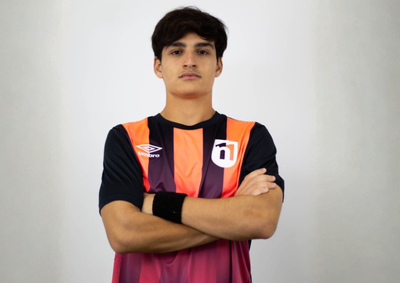 Jovem jogador iniciou trajet&oacute;ria no Elleve, ganhou experi&ecirc;ncia internacional e agora vive a chance de seguir seu sonho no futebol europeu