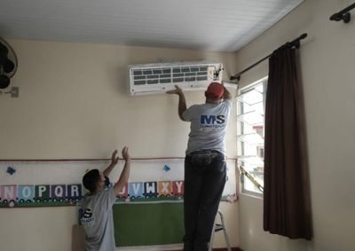 Compra foi feita por ades&atilde;o a uma ata de registro de pre&ccedil;os do Paran&aacute;, mesmo com licita&ccedil;&atilde;o estadual em andamento com valores menores