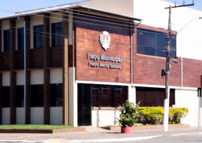 A&ccedil;&atilde;o sustenta que parte das fun&ccedil;&otilde;es criadas pela reforma administrativa deveria ser ocupada por servidores efetivos, mediante concurso p&uacute;blico