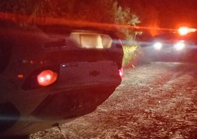Acidente aconteceu na noite de quarta-feira (26), na Estrada Jo&atilde;o Leandro Gon&ccedil;alves, na localidade de Caraguat&aacute;