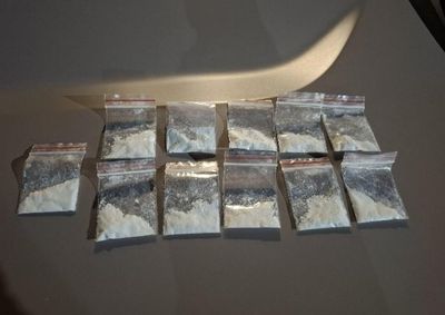 PM apreendeu coca&iacute;na, ecstasy e lan&ccedil;a-perfume ap&oacute;s abordagem a ve&iacute;culo e buscas em um im&oacute;vel