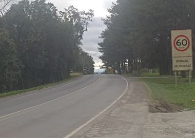 Equipamento foi instalado no dia 18 de agosto na localidade de Pedra Branca onde a velocidade indicada &eacute; de 60 km/h
