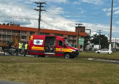 Justi&ccedil;a apontou aus&ecirc;ncia de cones, placas, isolamento e fiscaliza&ccedil;&atilde;o durante o plantio de flores no trevo