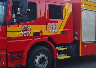 Bombeiros fizeram ventila&ccedil;&atilde;o e vistoria no estabelecimento para verificar se ainda havia focos de inc&ecirc;ndio