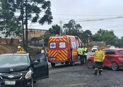 Acidente aconteceu na tarde deste s&aacute;bado (5), no bairro Boa Vista, com oito ocupantes nos ve&iacute;culos envolvidos