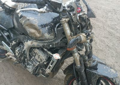 Batida aconteceu na SC-120 e envolveu uma carreta com duas composi&ccedil;&otilde;es e uma motocicleta de Canoinhas
