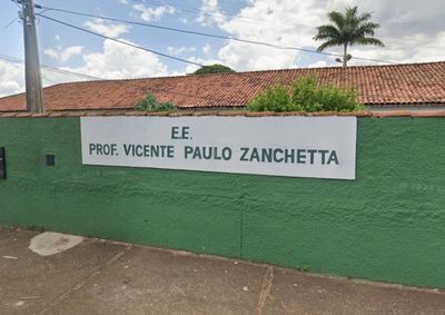 Fam&iacute;lia afirma que c&acirc;meras da escola registraram aluno colocando suposto veneno na garrafa da adolescente; caso est&aacute; sob investiga&ccedil;&atilde;o