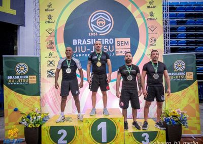 Atleta venceu quatro lutas no Rio de Janeiro e agora mira disputa do Mundial em Las Vegas