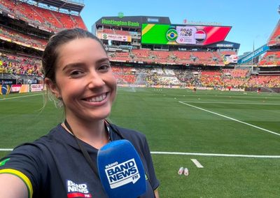 Rep&oacute;rter da BandNews FM, Alinne Fanelli est&aacute; nos Estados Unidos acompanhando de perto a rotina da equipe comandada por Carlo Ancelotti