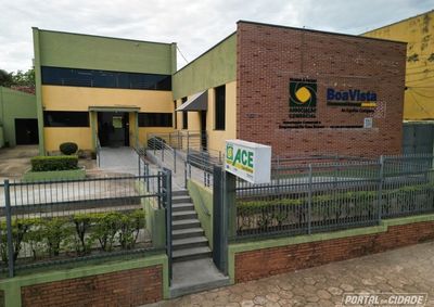 A vaga &eacute; voltada a quem busca o primeiro emprego e quer aprender uma profiss&atilde;o na cidade