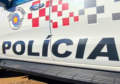 Jovem foi flagrado na Rua dos Cravos com 18 por&ccedil;&otilde;es de crack e seis de maconha