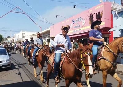 Organiza&ccedil;&atilde;o decidiu suspender o evento deste domingo (16) ap&oacute;s novas exig&ecirc;ncias e ainda n&atilde;o definiu uma nova data