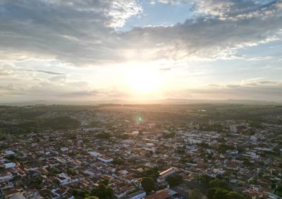 Quarta-feira deve registrar a maior temperatura do per&iacute;odo; m&iacute;nimas sobem e chegam a 20&deg;C na sexta