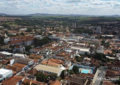 Term&ocirc;metros subir&atilde;o ao longo dos dias e podem atingir 33&deg;C no fim de semana; pancadas de chuva concentram-se no in&iacute;cio da semana.