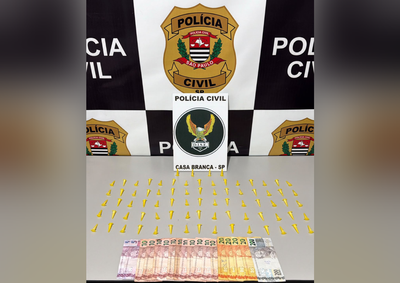 Foram apreendidas dezenas de por&ccedil;&otilde;es de coca&iacute;na e dinheiro