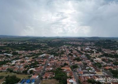 Term&ocirc;metros ficam entre 22&deg;C e 25&deg;C no dia da vota&ccedil;&atilde;o; previs&atilde;o aponta pancadas de chuva ao longo de todo o fim de semana