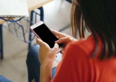 A medida tem respaldo na Lei Estadual 18118/14 que pro&iacute;be o uso de celulares para acesso a redes sociais, jogos e mensagens durante o hor&aacute;rio de aula