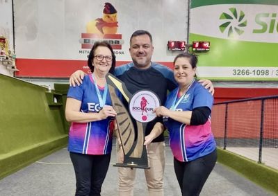 A dupla formada pelas atletas Solange Schwantes e Ingrid Jung venceu a final contra a equipe de Foz do Igua&ccedil;u 
